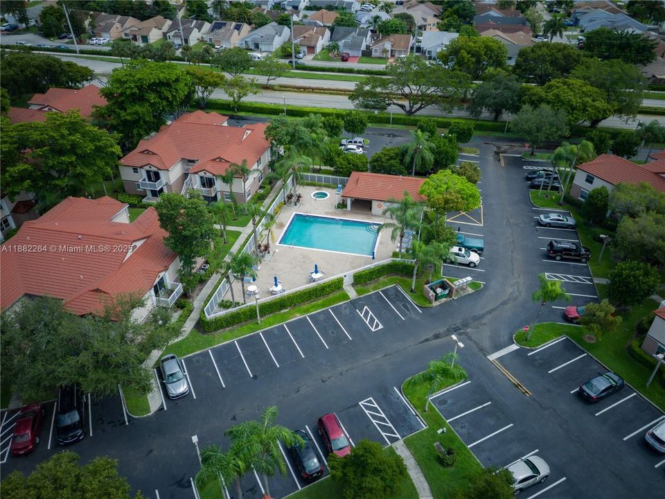 Recientemente alquilado: $2,425 (2 camas, 2 baños, 1037 Pies cuadrados)