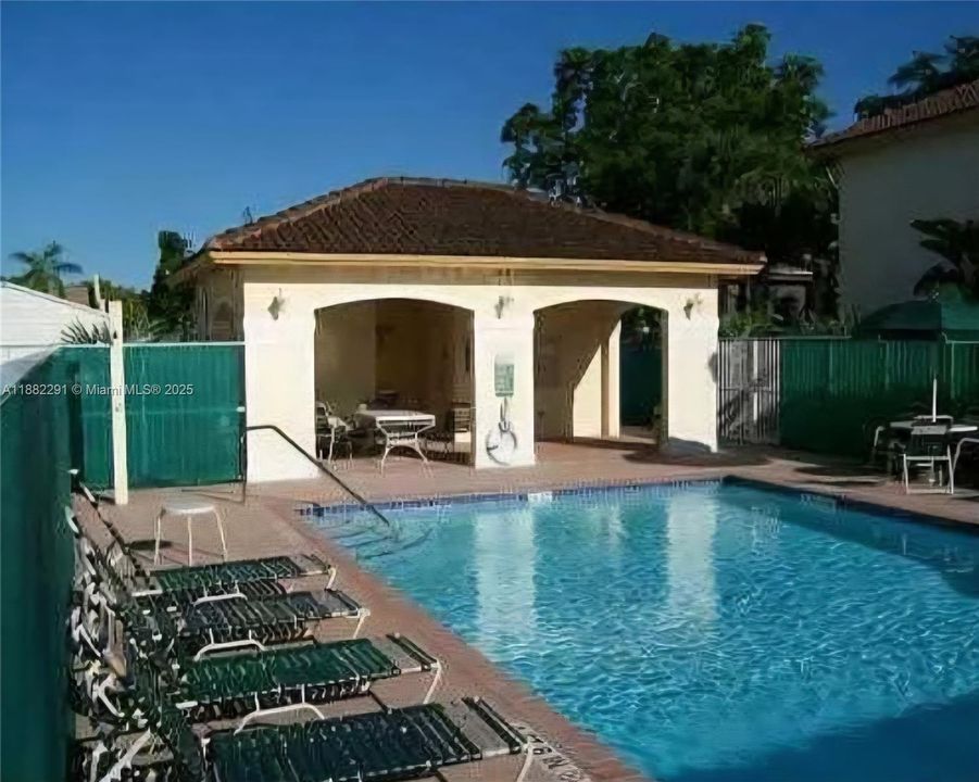 Recientemente alquilado: $2,950 (3 camas, 2 baños, 1584 Pies cuadrados)