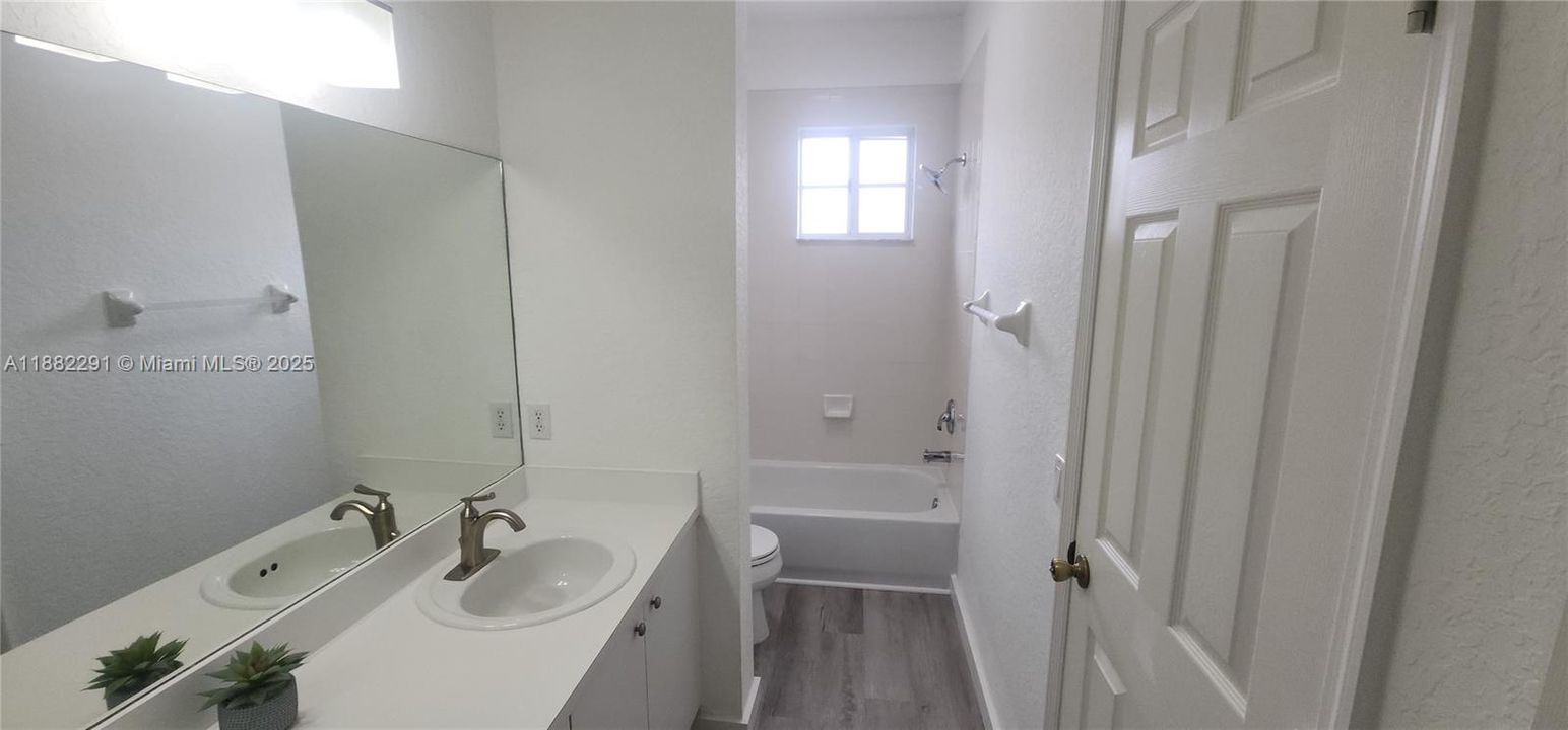 Recientemente alquilado: $2,950 (3 camas, 2 baños, 1584 Pies cuadrados)