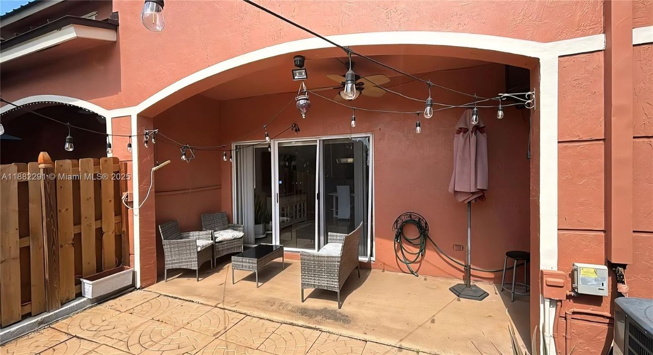 Recientemente alquilado: $2,950 (3 camas, 2 baños, 1584 Pies cuadrados)