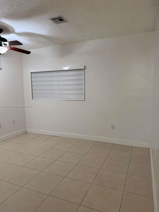 For Rent: $1,350 (1 beds, 1 baths, 2358 Square Feet)