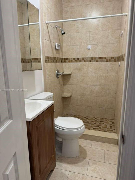 For Rent: $1,350 (1 beds, 1 baths, 2358 Square Feet)