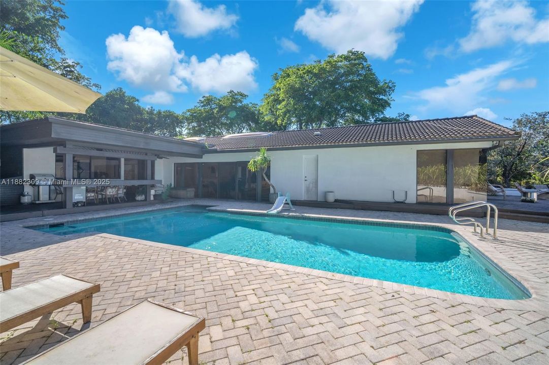 For Sale: $2,695,000 (6 beds, 3 baths, 3674 Square Feet)