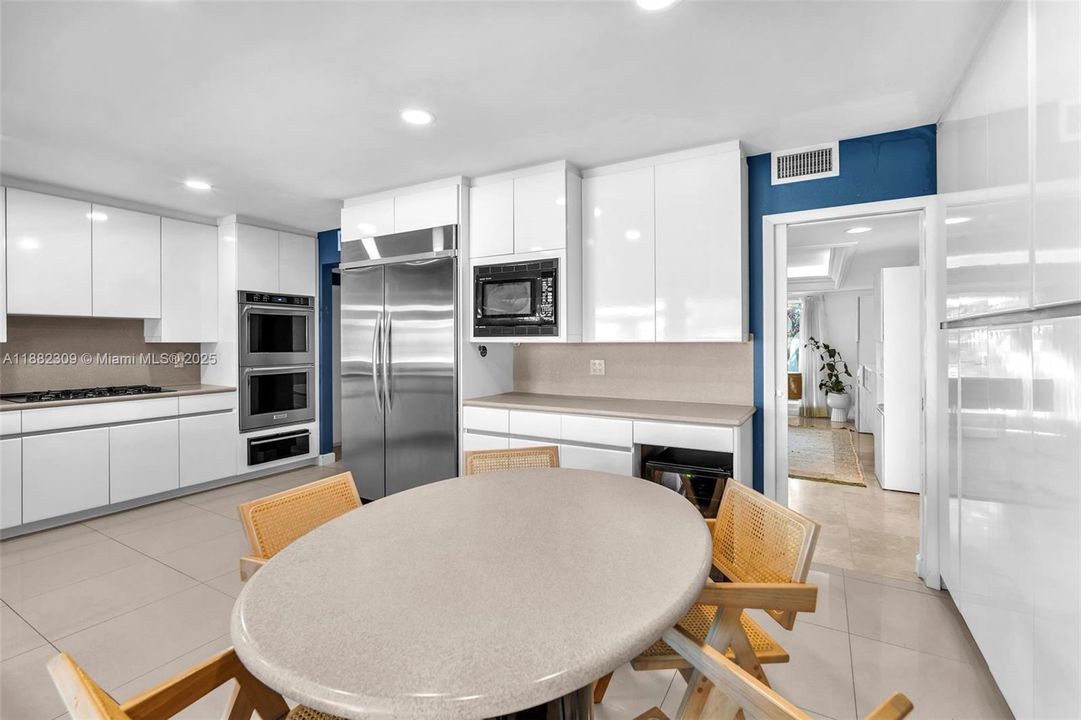 For Sale: $2,695,000 (6 beds, 3 baths, 3674 Square Feet)