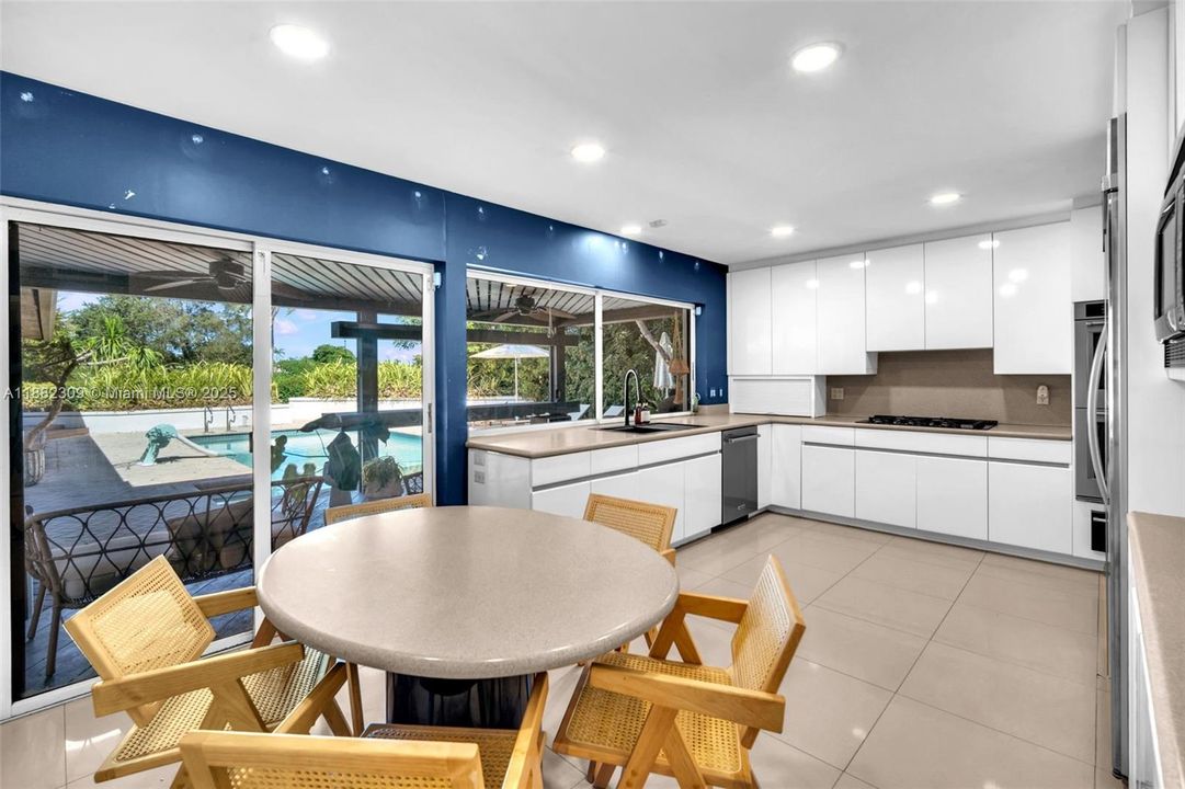 For Sale: $2,695,000 (6 beds, 3 baths, 3674 Square Feet)