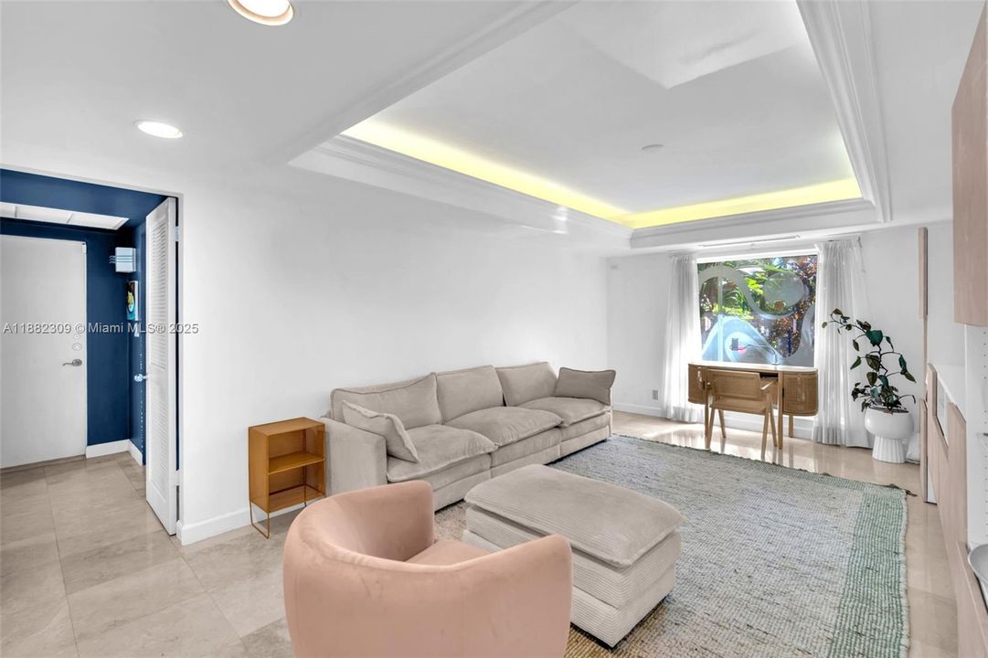 For Sale: $2,695,000 (6 beds, 3 baths, 3674 Square Feet)