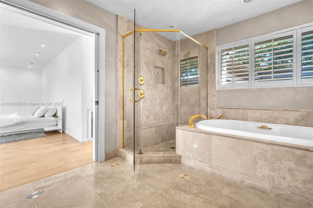 For Sale: $2,695,000 (6 beds, 3 baths, 3674 Square Feet)