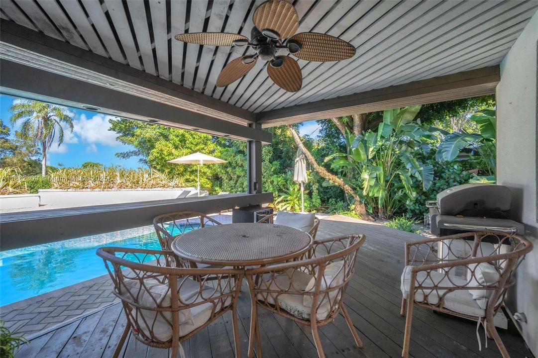 For Sale: $2,695,000 (6 beds, 3 baths, 3674 Square Feet)