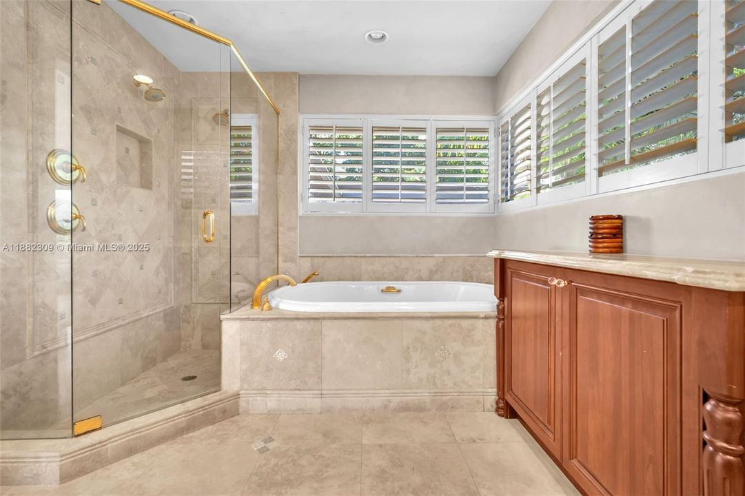 For Sale: $2,695,000 (6 beds, 3 baths, 3674 Square Feet)