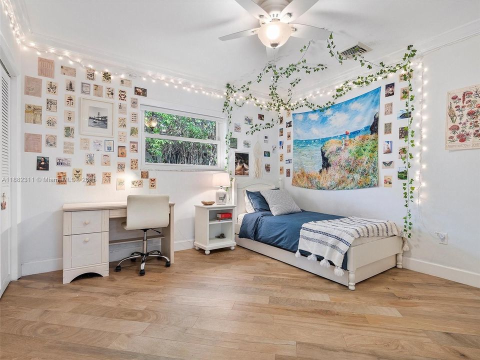 Active With Contract: $1,950,000 (4 beds, 2 baths, 2705 Square Feet)