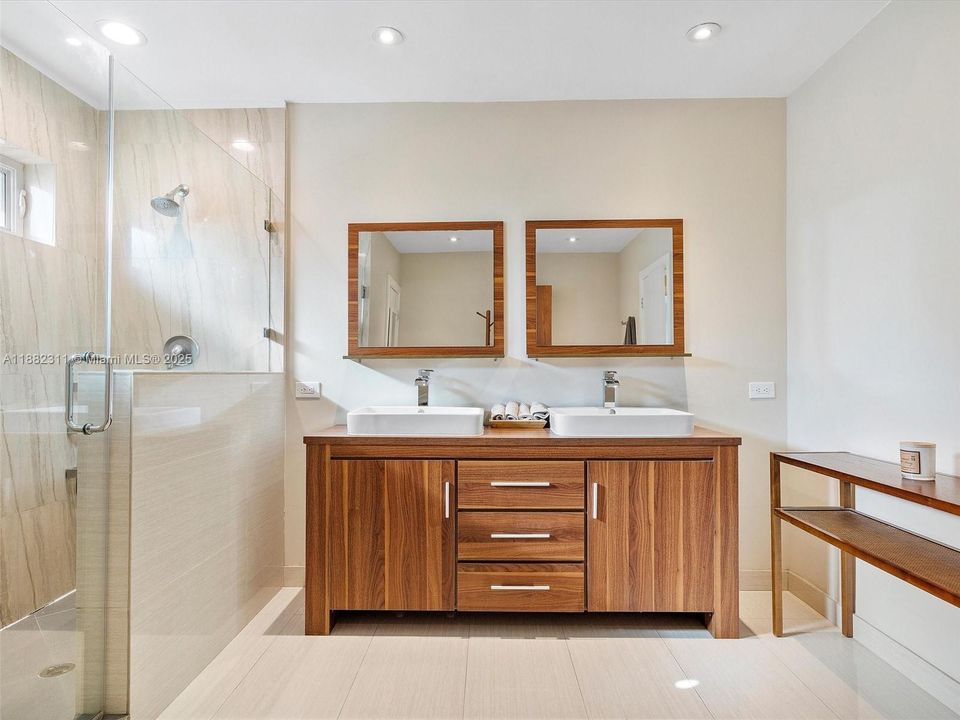 Active With Contract: $1,950,000 (4 beds, 2 baths, 2705 Square Feet)