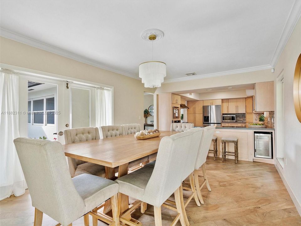 Active With Contract: $1,950,000 (4 beds, 2 baths, 2705 Square Feet)