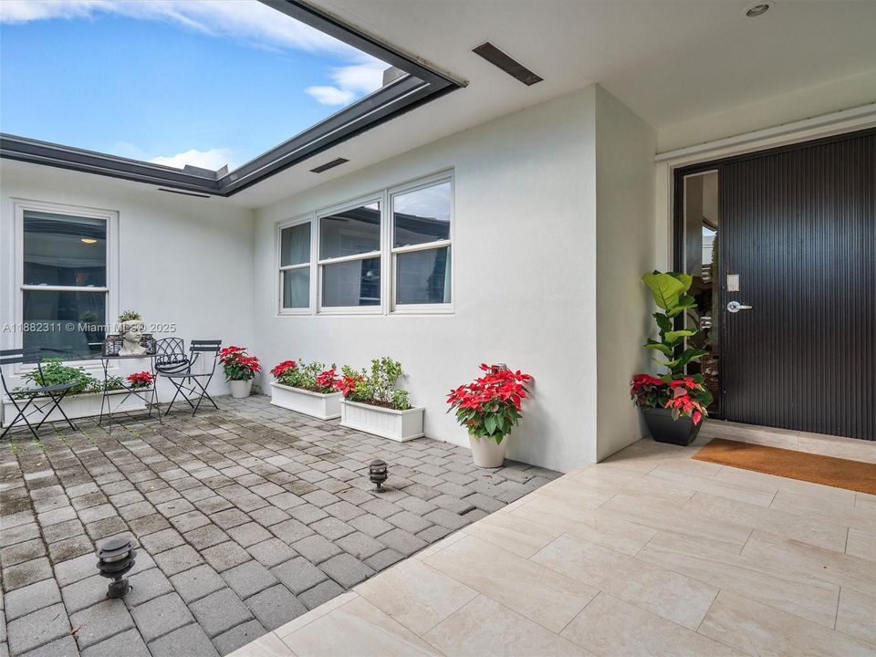 Active With Contract: $1,950,000 (4 beds, 2 baths, 2705 Square Feet)