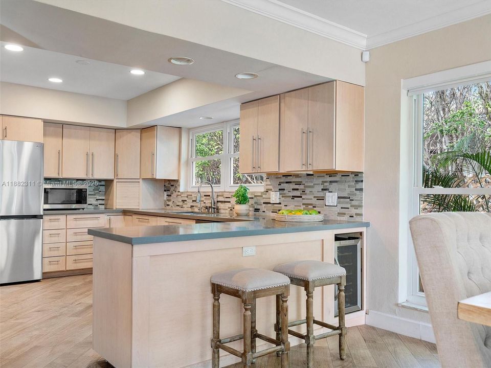 Active With Contract: $1,950,000 (4 beds, 2 baths, 2705 Square Feet)