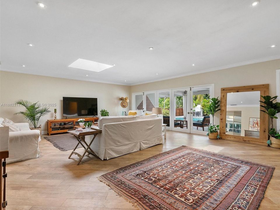 Active With Contract: $1,950,000 (4 beds, 2 baths, 2705 Square Feet)