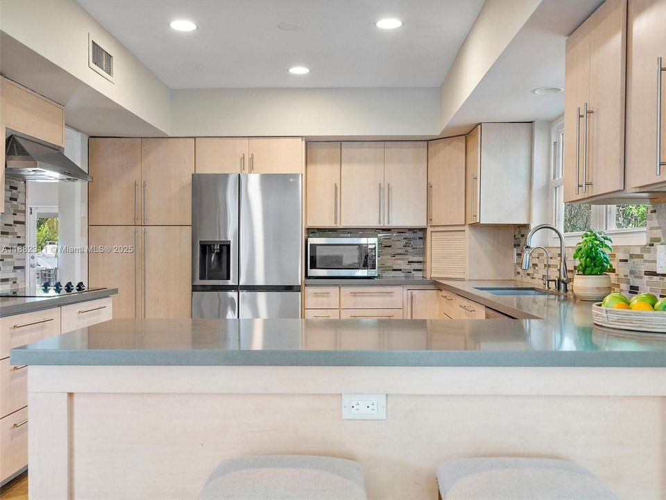 Active With Contract: $1,950,000 (4 beds, 2 baths, 2705 Square Feet)