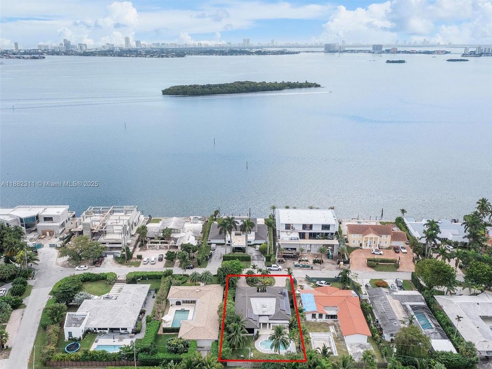 Active With Contract: $1,950,000 (4 beds, 2 baths, 2705 Square Feet)