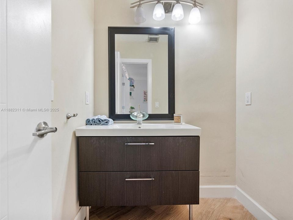 Active With Contract: $1,950,000 (4 beds, 2 baths, 2705 Square Feet)