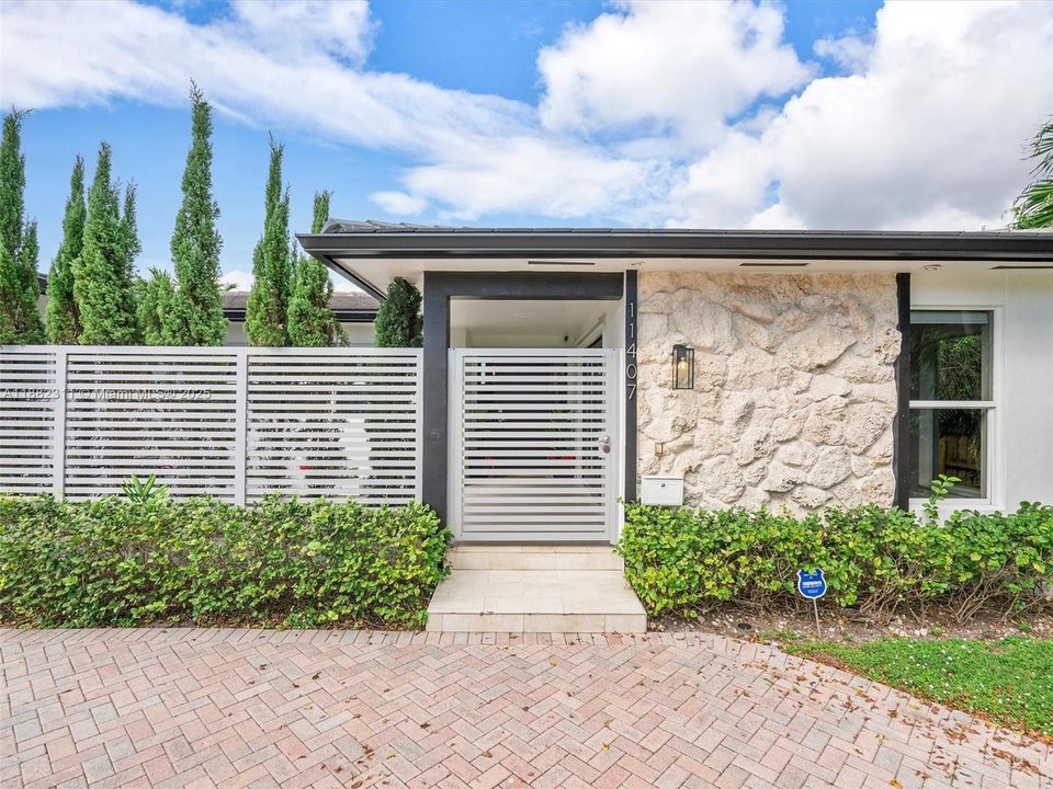 Active With Contract: $1,950,000 (4 beds, 2 baths, 2705 Square Feet)