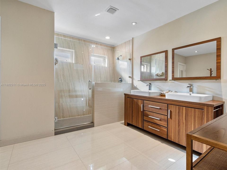 Active With Contract: $1,950,000 (4 beds, 2 baths, 2705 Square Feet)