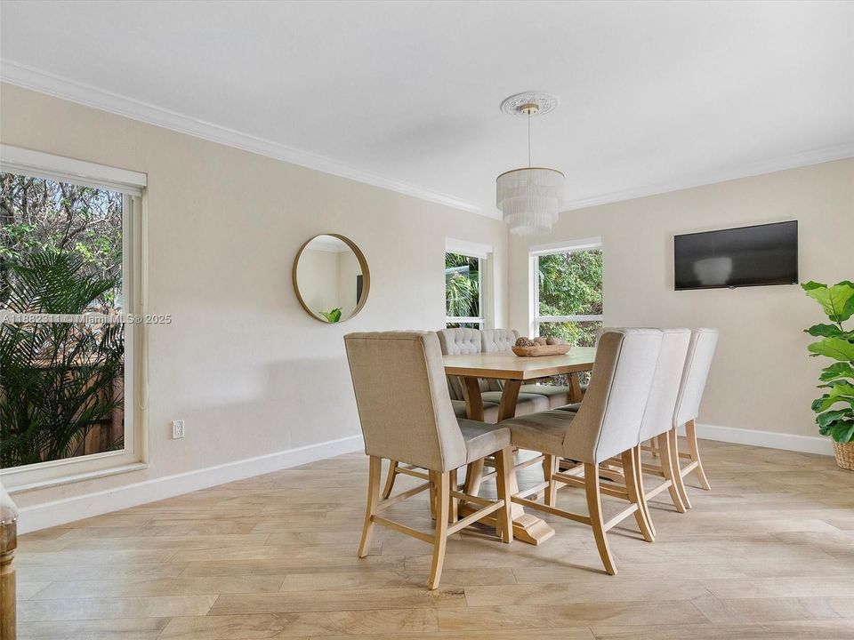 Active With Contract: $1,950,000 (4 beds, 2 baths, 2705 Square Feet)