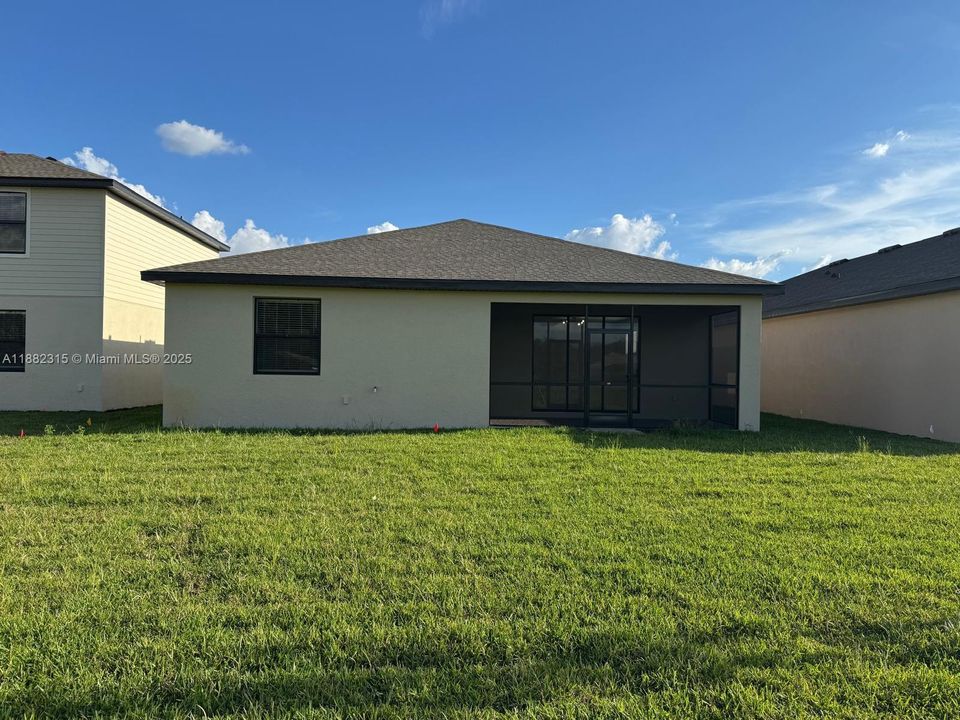 Недавно арендовано: $2,500 (4 спален, 2 ванн, 2032 Квадратных фут)