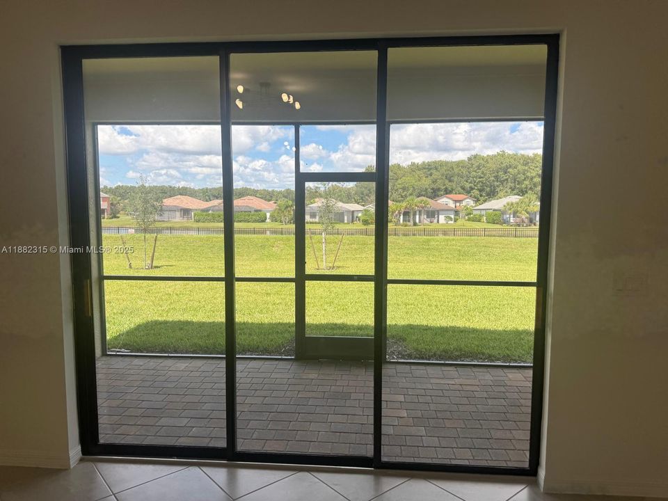 Недавно арендовано: $2,500 (4 спален, 2 ванн, 2032 Квадратных фут)