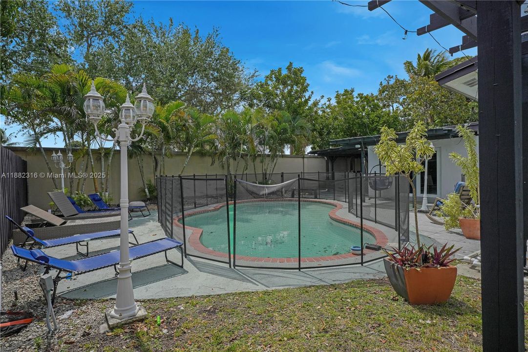 待售: $1,185,000 (4 贝兹, 2 浴室, 2162 平方英尺)