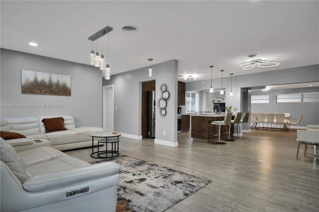 待售: $1,185,000 (4 贝兹, 2 浴室, 2162 平方英尺)