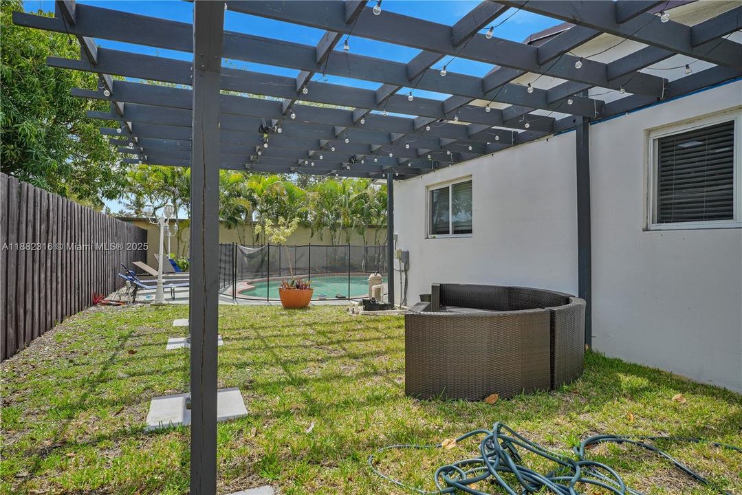 待售: $1,185,000 (4 贝兹, 2 浴室, 2162 平方英尺)