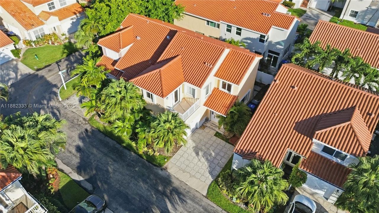 Под контрактом: $499,000 (3 спален, 2 ванн, 1683 Квадратных фут)