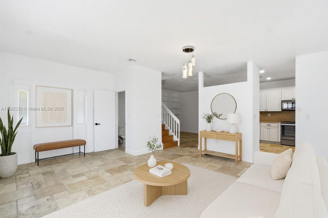 Под контрактом: $499,000 (3 спален, 2 ванн, 1683 Квадратных фут)