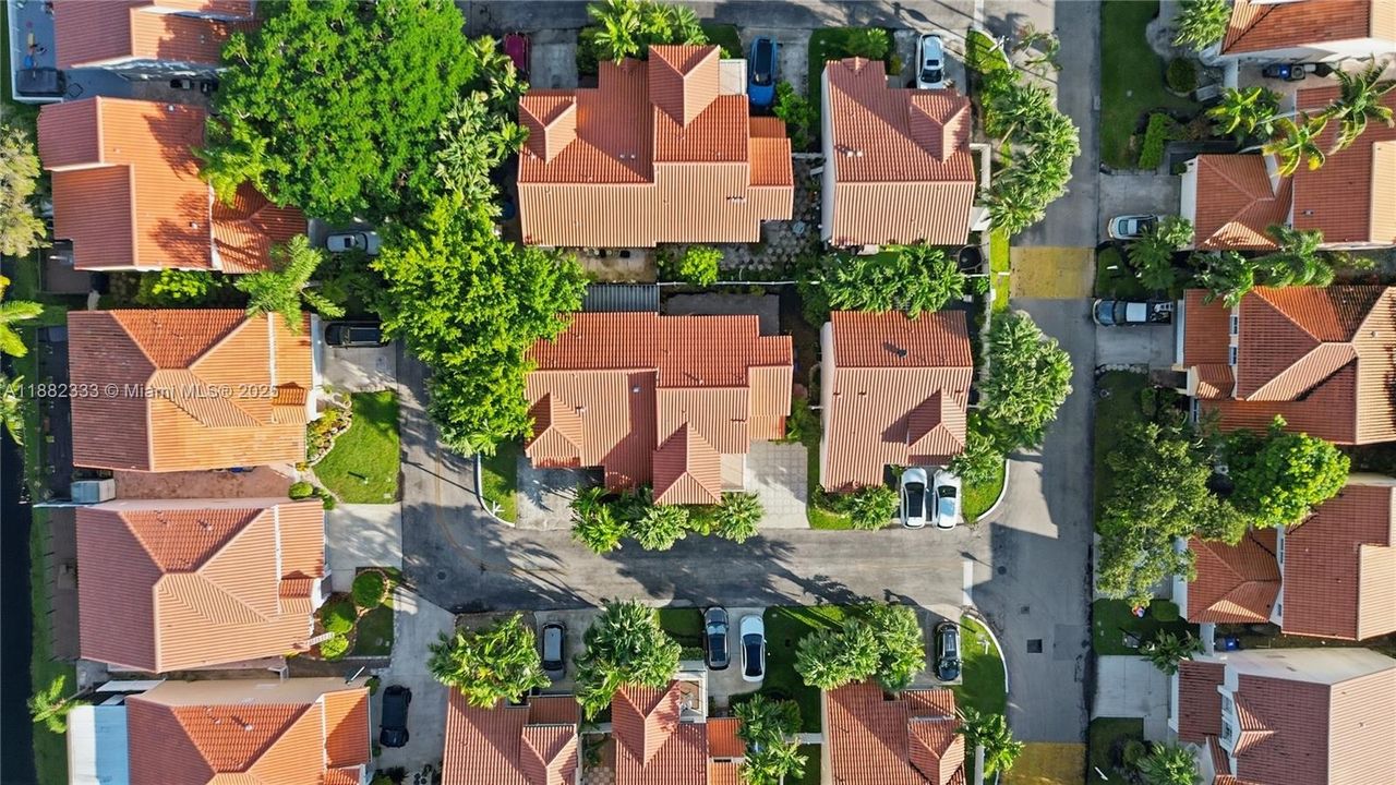 Под контрактом: $499,000 (3 спален, 2 ванн, 1683 Квадратных фут)