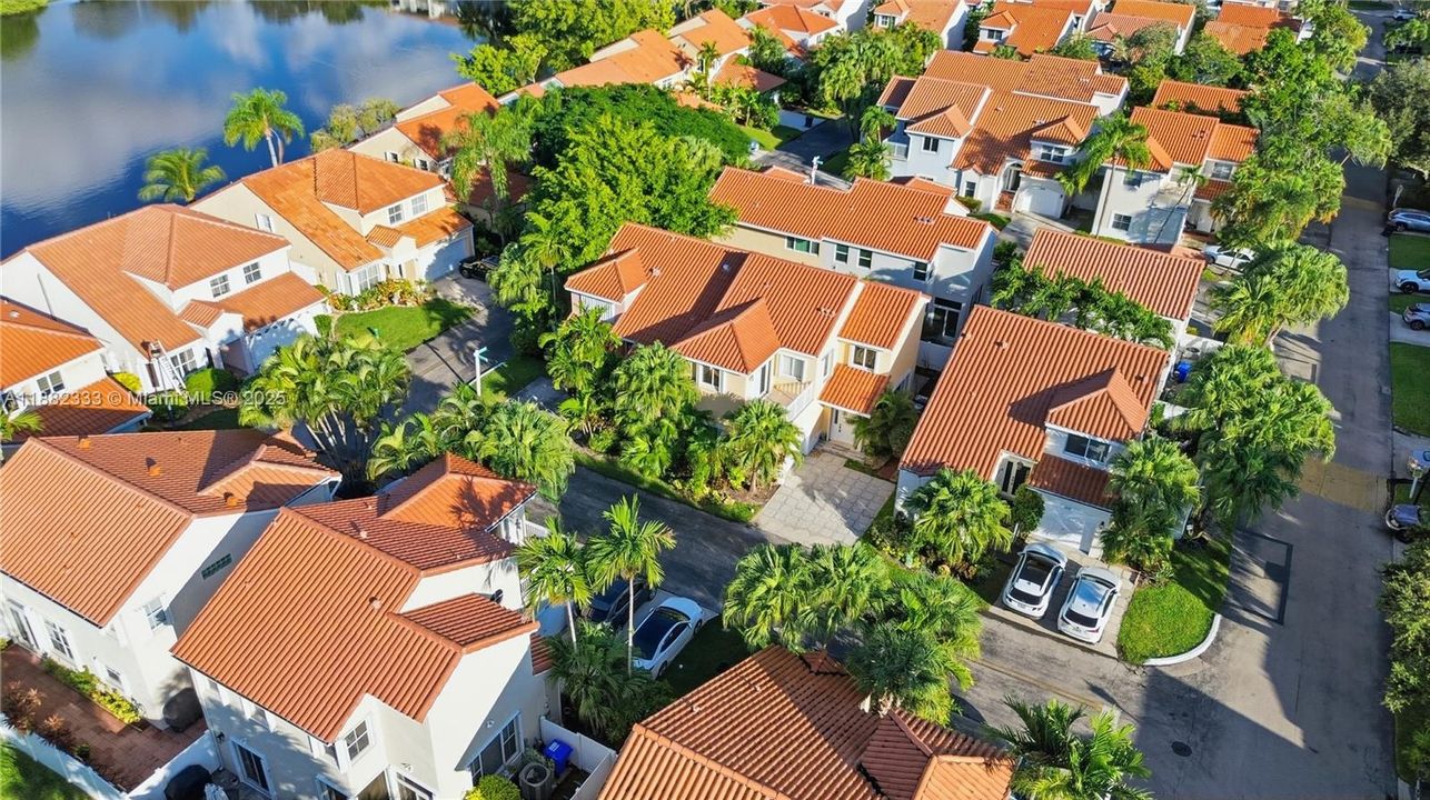 Под контрактом: $499,000 (3 спален, 2 ванн, 1683 Квадратных фут)