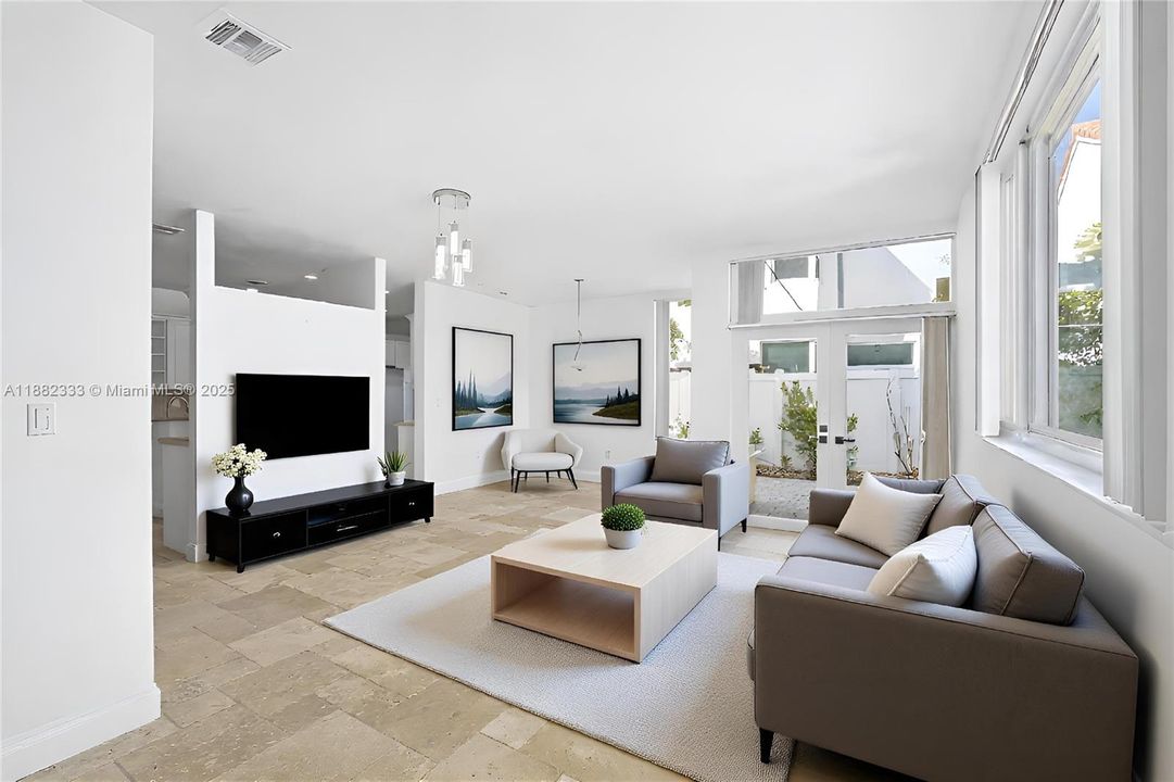 Под контрактом: $499,000 (3 спален, 2 ванн, 1683 Квадратных фут)