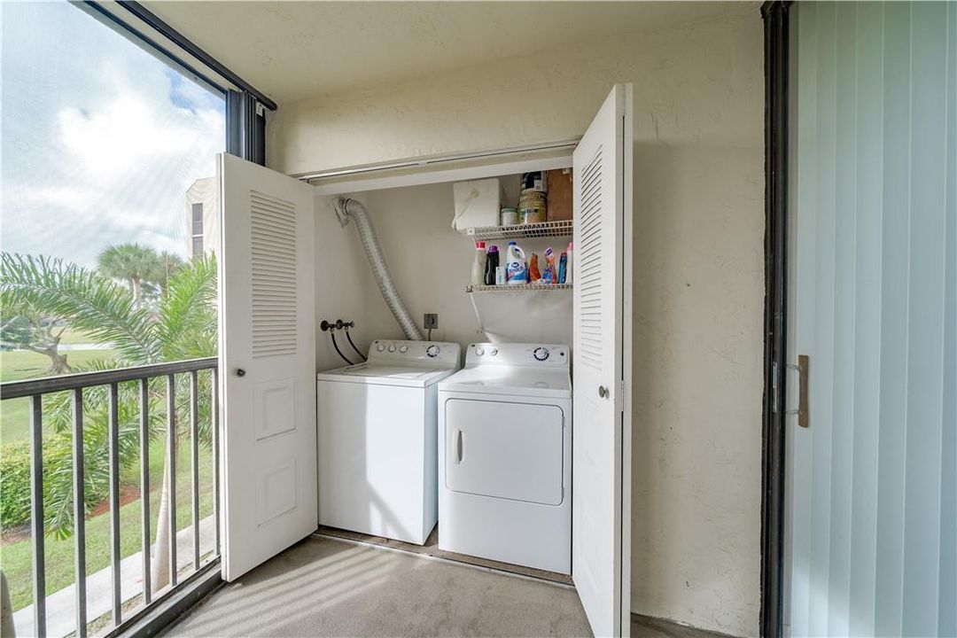 FULL SIZE WASHER & DRYER