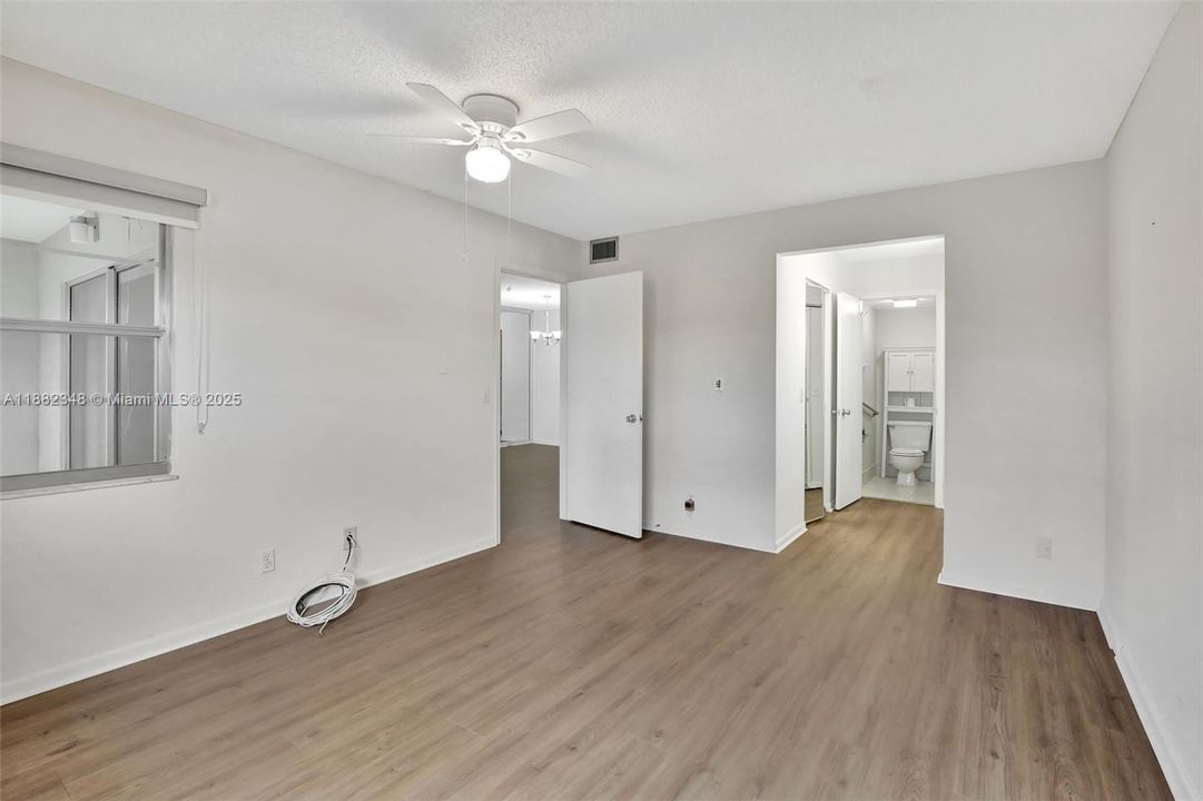 Recientemente alquilado: $1,950 (2 camas, 2 baños, 1100 Pies cuadrados)