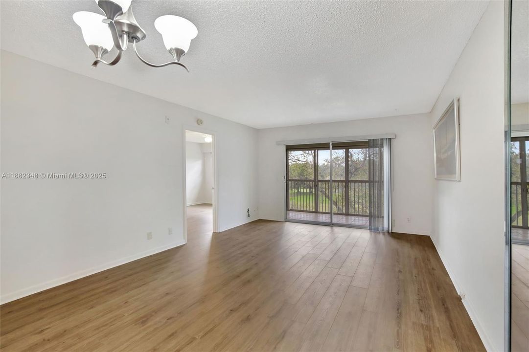 Recientemente alquilado: $1,950 (2 camas, 2 baños, 1100 Pies cuadrados)