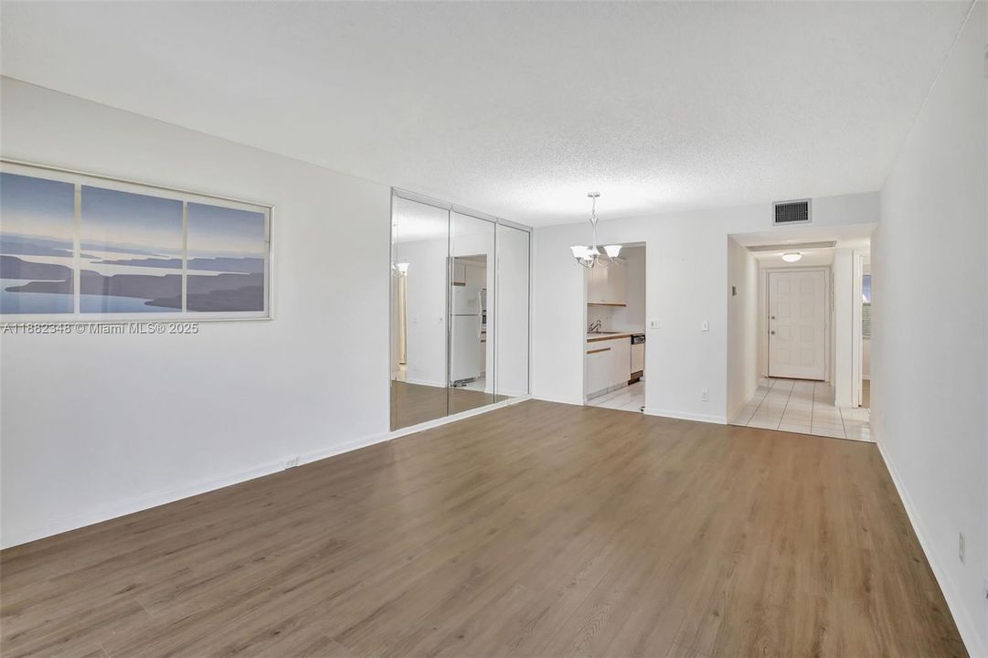 Recientemente alquilado: $1,950 (2 camas, 2 baños, 1100 Pies cuadrados)