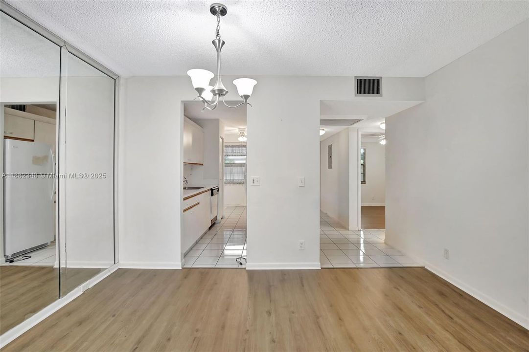 Recientemente alquilado: $1,950 (2 camas, 2 baños, 1100 Pies cuadrados)