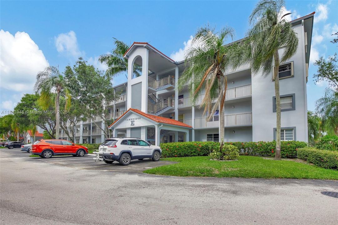 Recientemente alquilado: $1,950 (2 camas, 2 baños, 1100 Pies cuadrados)