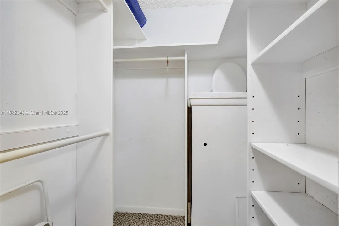 Recientemente alquilado: $1,950 (2 camas, 2 baños, 1100 Pies cuadrados)