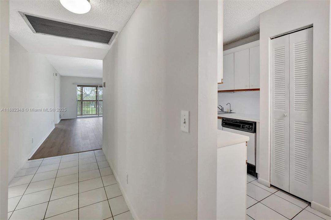 Recientemente alquilado: $1,950 (2 camas, 2 baños, 1100 Pies cuadrados)