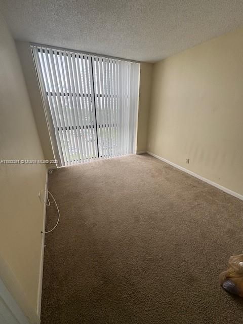 Active With Contract: $219,900 (2 beds, 2 baths, 1043 Square Feet)