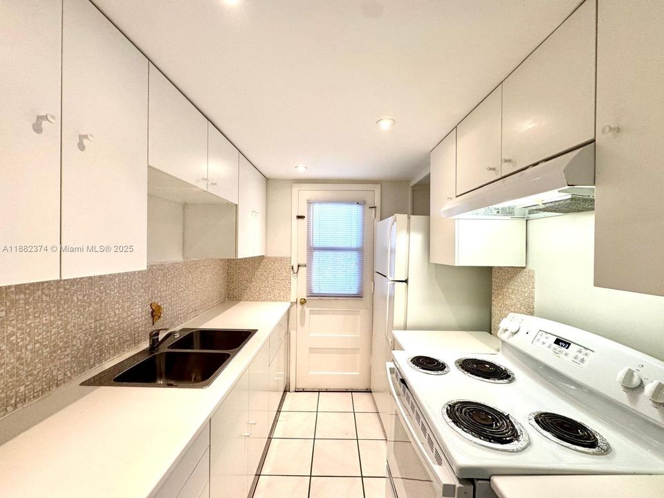 待售: $159,500 (1 贝兹, 1 浴室, 623 平方英尺)