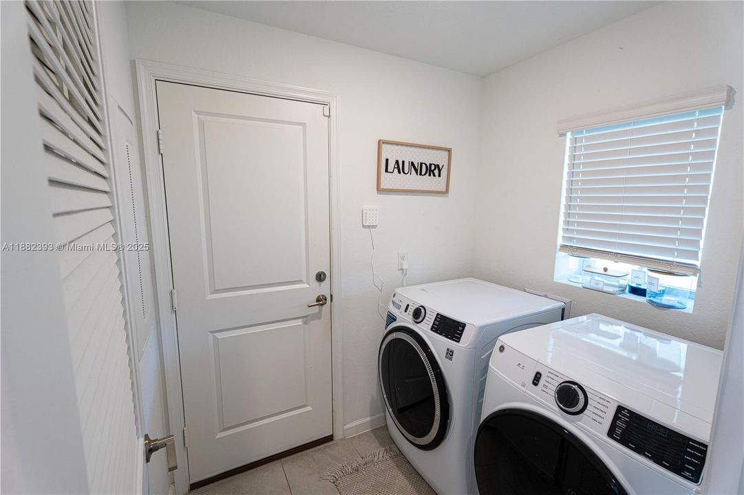 For Rent: $2,850 (3 beds, 2 baths, 1451 Square Feet)