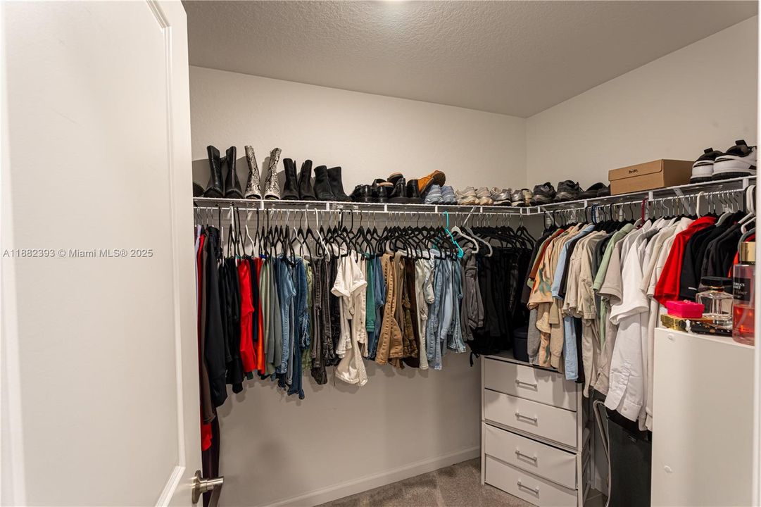 For Rent: $2,850 (3 beds, 2 baths, 1451 Square Feet)