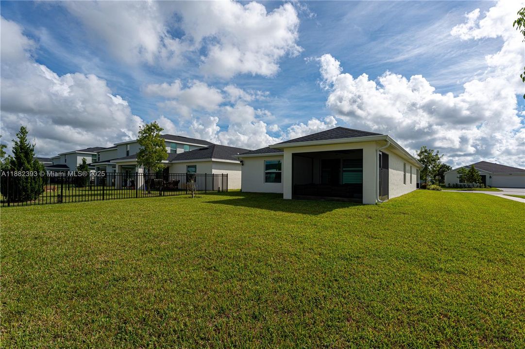 For Rent: $2,850 (3 beds, 2 baths, 1451 Square Feet)