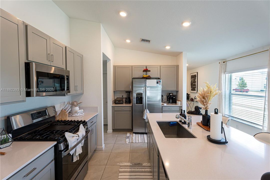 For Rent: $2,850 (3 beds, 2 baths, 1451 Square Feet)