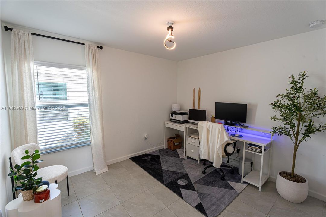 For Rent: $2,850 (3 beds, 2 baths, 1451 Square Feet)